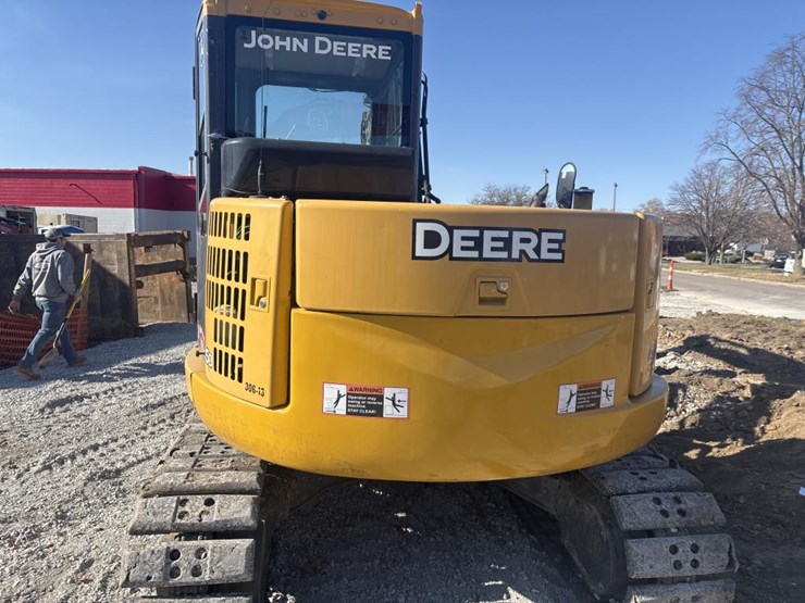 2013-deere-85d-image-3