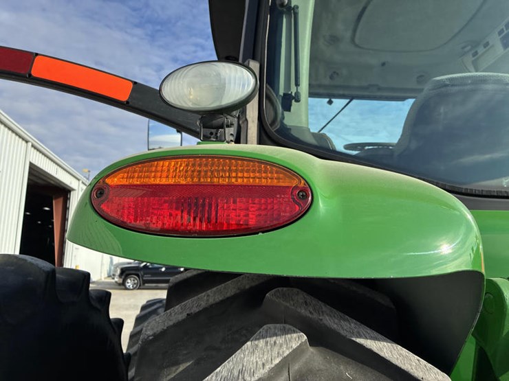 2015-john-deere-8295r-image-27