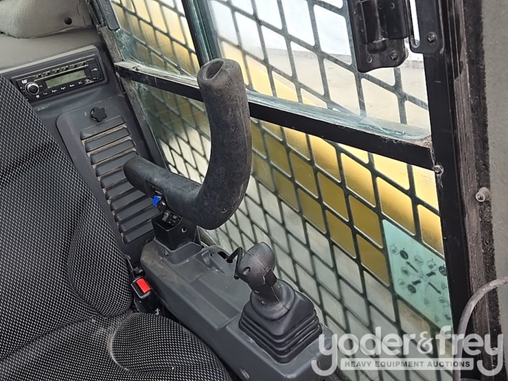 2022-caterpillar-299d3-image-37