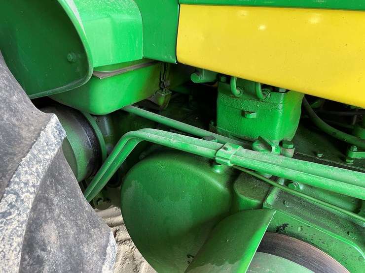 john-deere-830-image-31