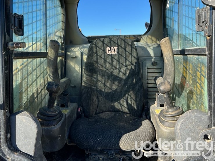 2014-caterpillar-279d-image-14