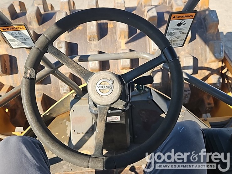 2018-volvo-sd115b-image-25