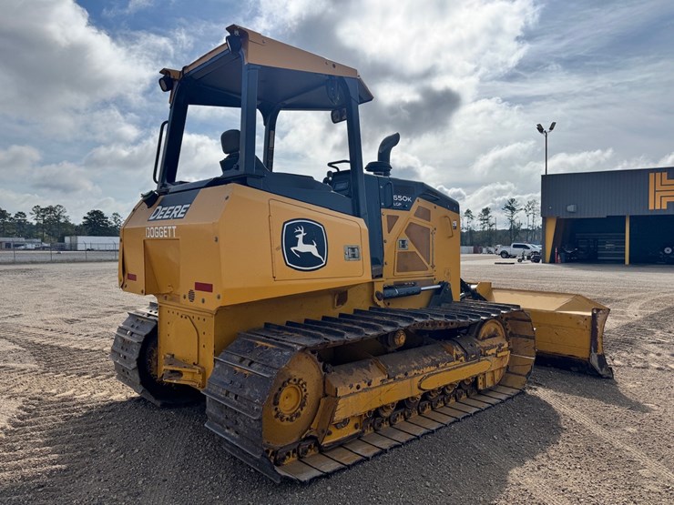 2022-deere-650k-image-22