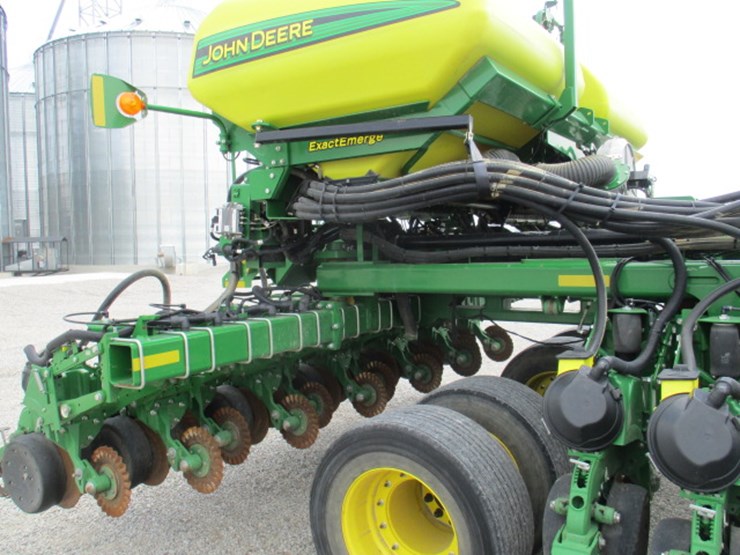 2016-john-deere-db60-image-110