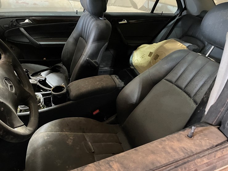 #3049-•-2007-mercedes-c280-4matic-sedan-(no-title)-image-12