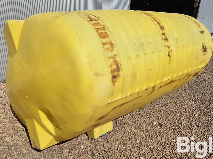 1,000-gal-poly-tank-image-3