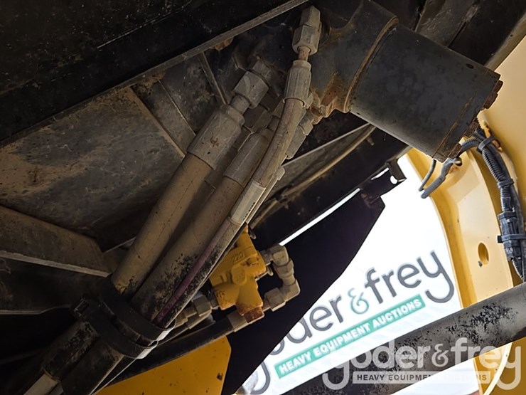 2014-caterpillar-938k-image-87