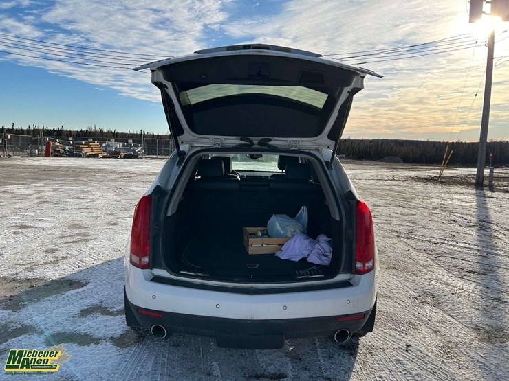 2013-cadillac-srx-image-8