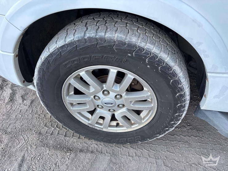 2012-ford-expedition-image-23