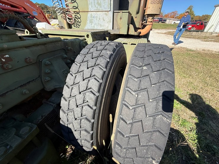 #22592-•-inop-1992-freightliner-t/a-daycab-truck-tractor-vin:-1fuymzyb1np520782-image-9