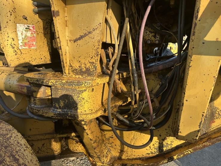 caterpillar-16g-image-15