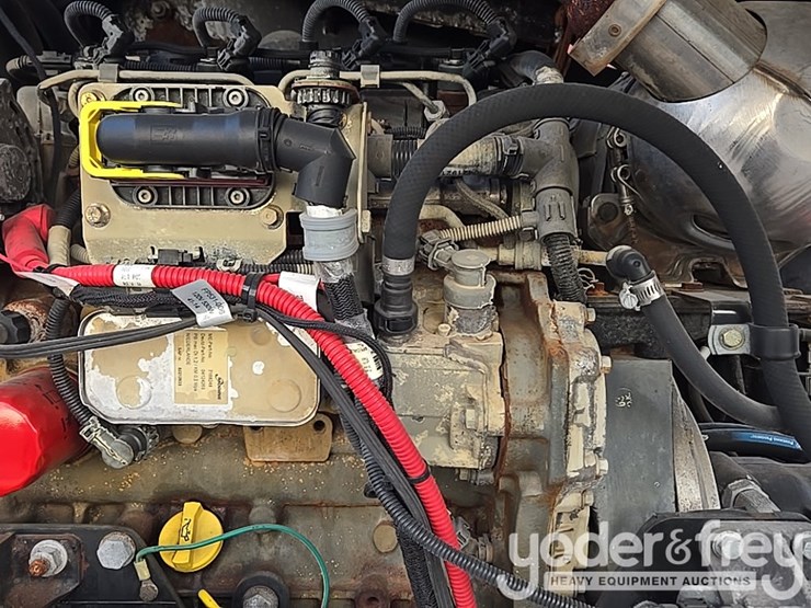 2015-jlg-600aj-image-95