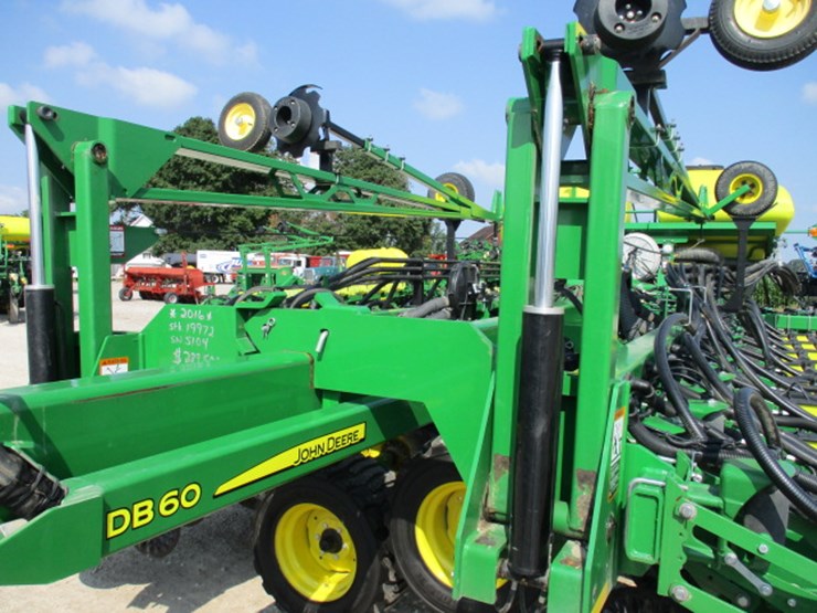 2016-john-deere-db60-image-81