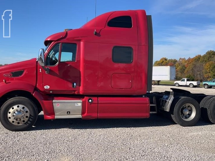 2012-peterbilt-587-image-1