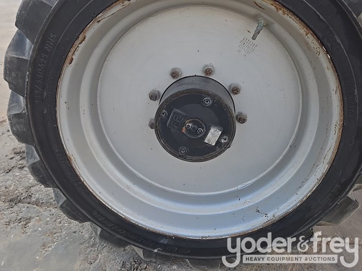 2015-jlg-600aj-image-13