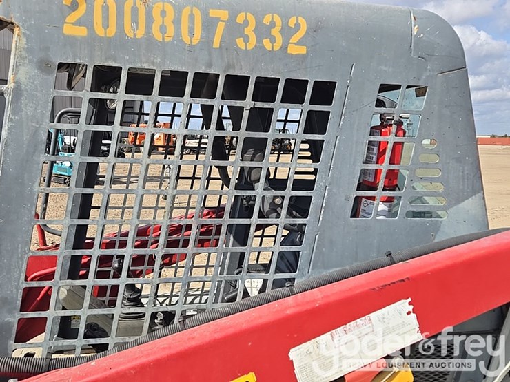 2019-takeuchi-tl8-image-35