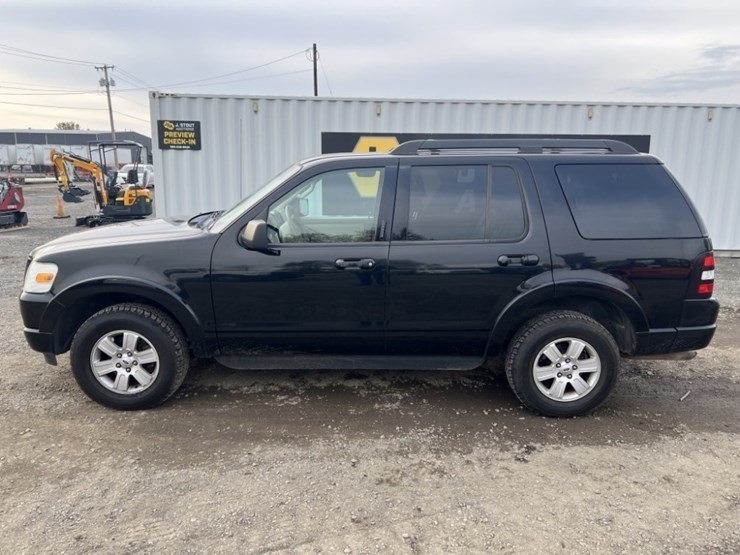 2009-ford-explorer-xlt-image-7