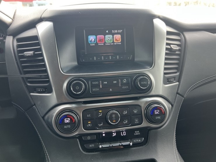 2017-chevrolet-tahoe-image-24