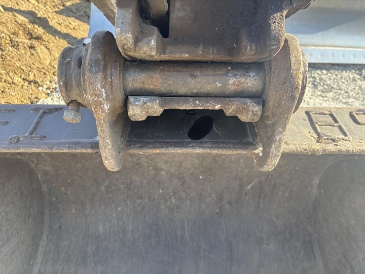 2013-deere-85d-image-46