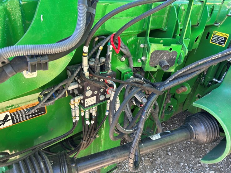 2022-john-deere-c12f-image-36