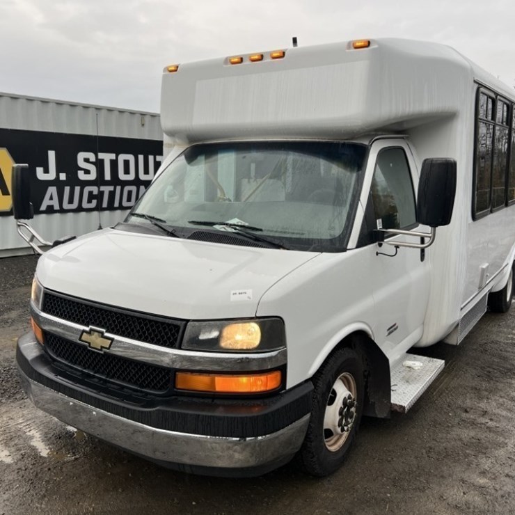 2015 Chevrolet Express Paratransit Bus