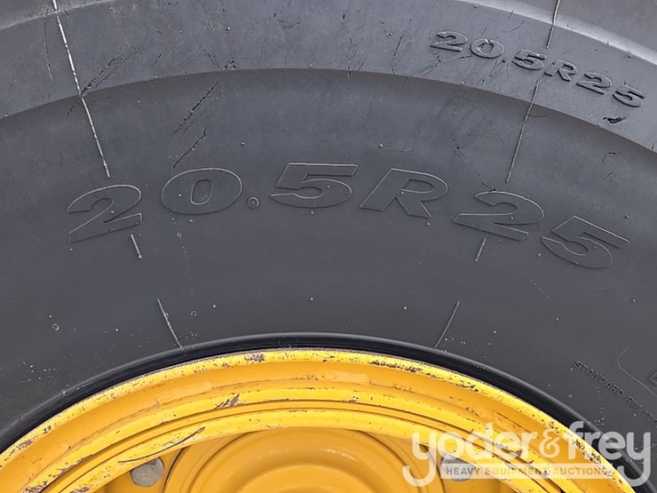 2014-caterpillar-938k-image-44