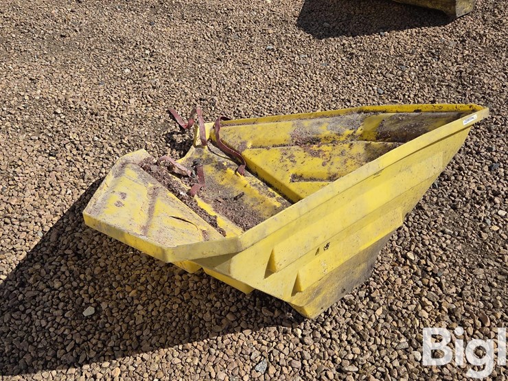 poly-auger-hopper-image-3