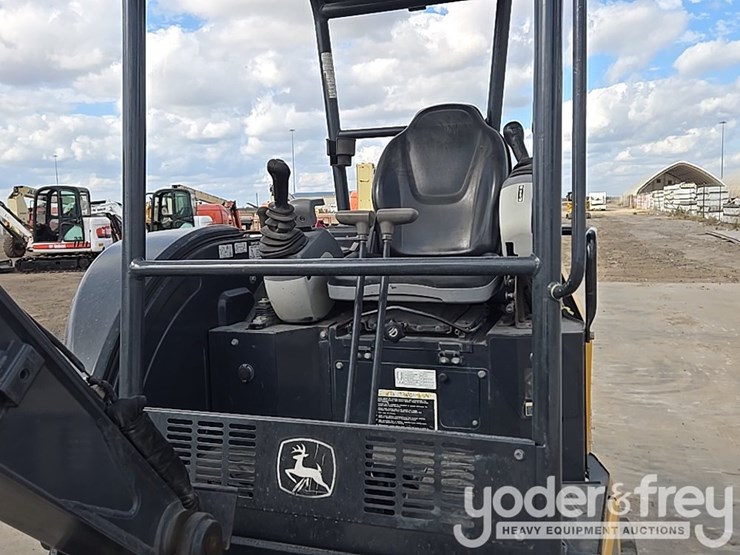 2019-deere-26g-image-49