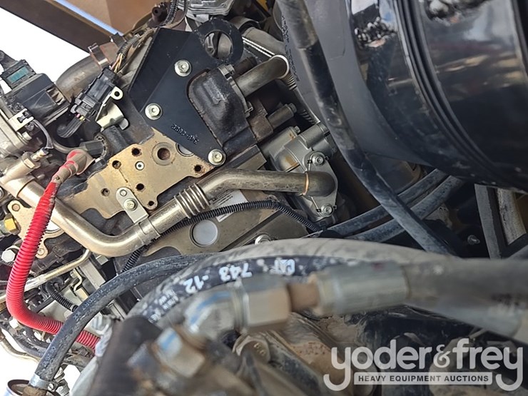 2019-caterpillar-tl1255d-image-102