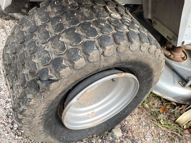 #3131-•-sears-lt-1036-lawn-tractor-image-10