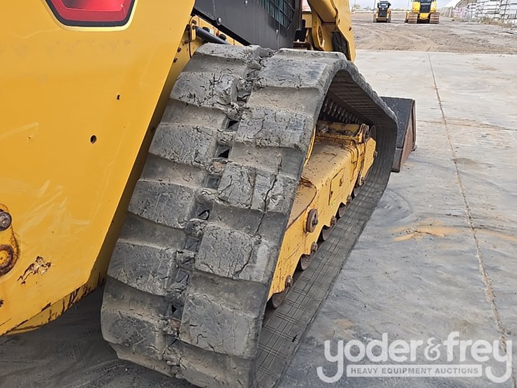 2021-caterpillar-299d3-image-20