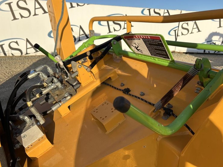 2019-altec-dc1317-image-35