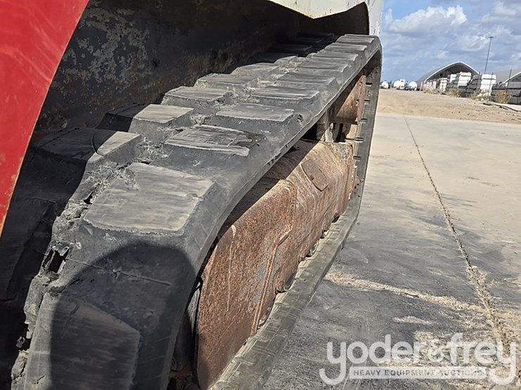 2019-takeuchi-tl8-image-15