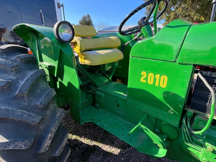 john-deere-2010-image-18