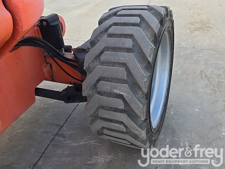 2014-jlg-600aj-image-16