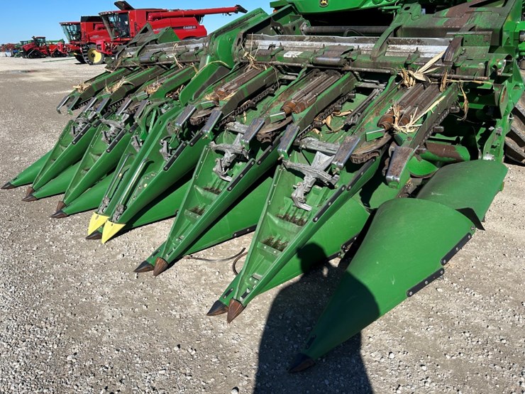 2022-john-deere-c12f-image-1