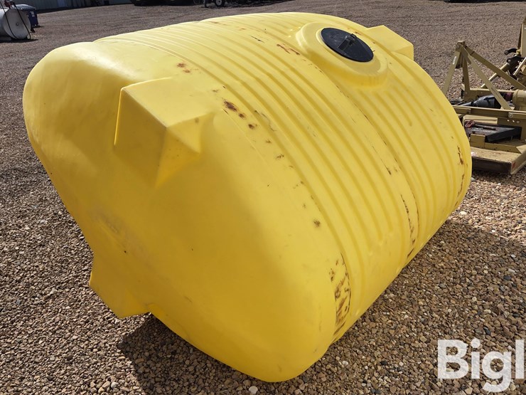 1,000-gal-poly-tank-image-6