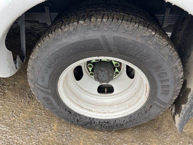 2015-chevrolet-express-paratransit-bus-image-18