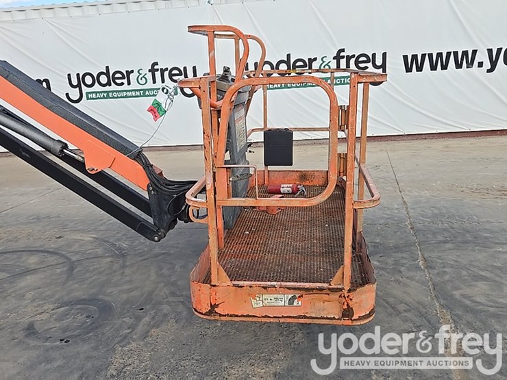 2014-jlg-600aj-image-30