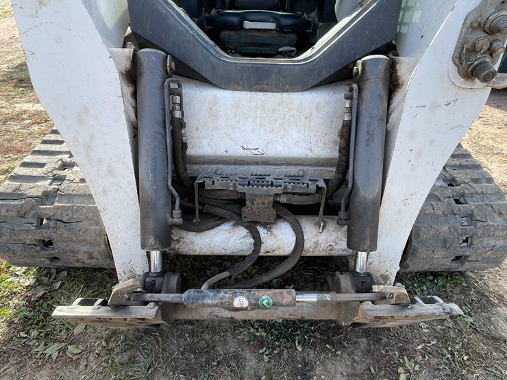2015-bobcat-t870-image-12