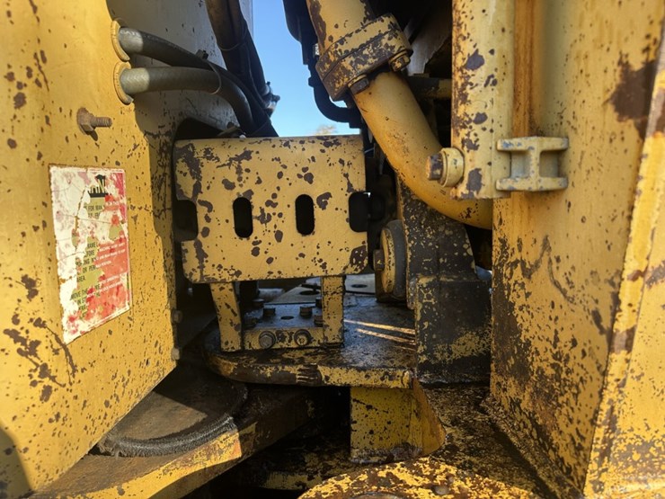 caterpillar-16g-image-17