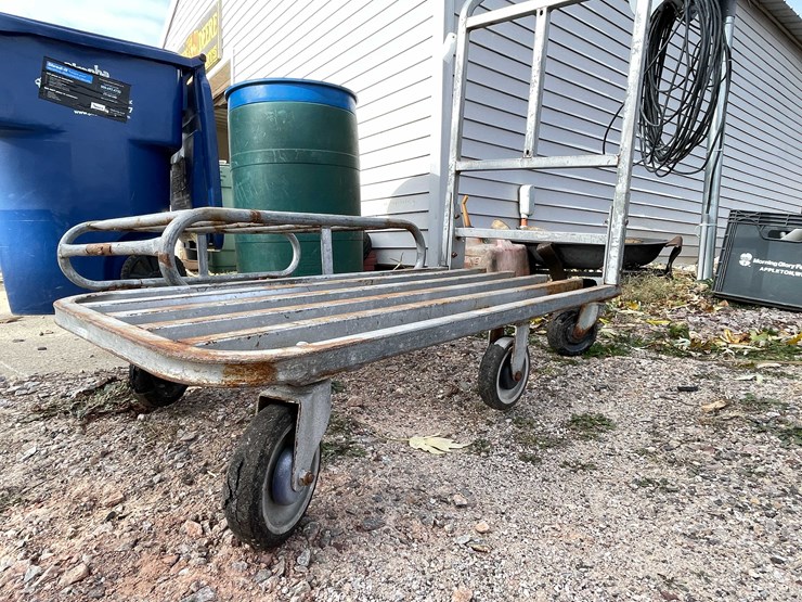 #3112-•-(2)-steel-carts-image-6