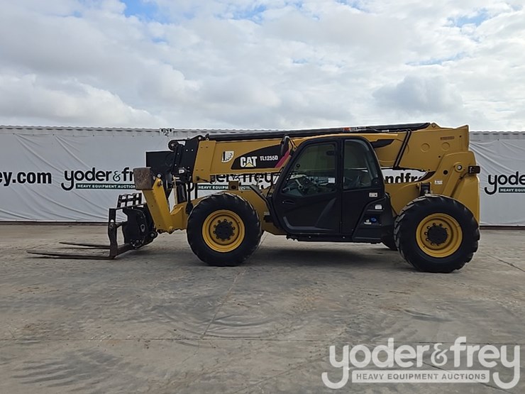 2019-caterpillar-tl1255d-image-2