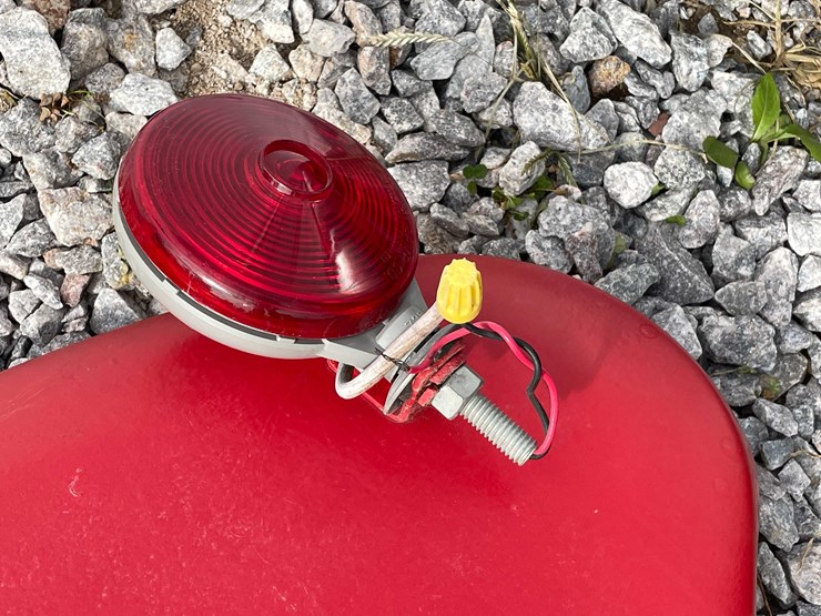 #3115-•-pair-of-farmall-h-and-m-clamshell-fenders-image-6