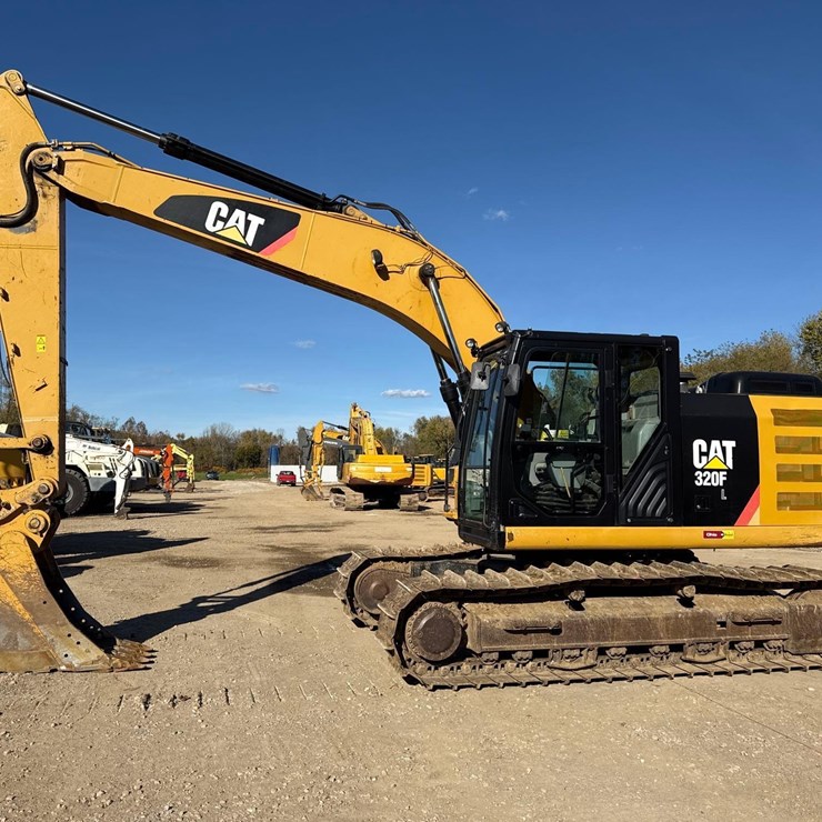 2017 CATERPILLAR 320FL
