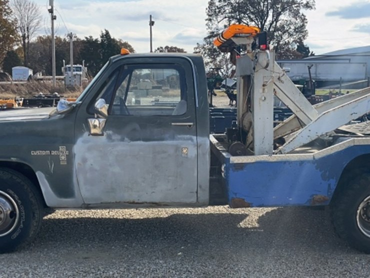 1982-chevrolet-c30-image-1