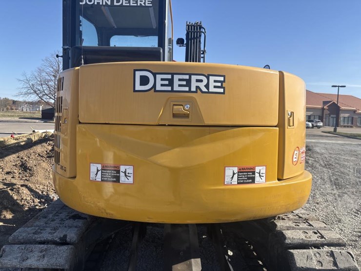 2013-deere-85d-image-11