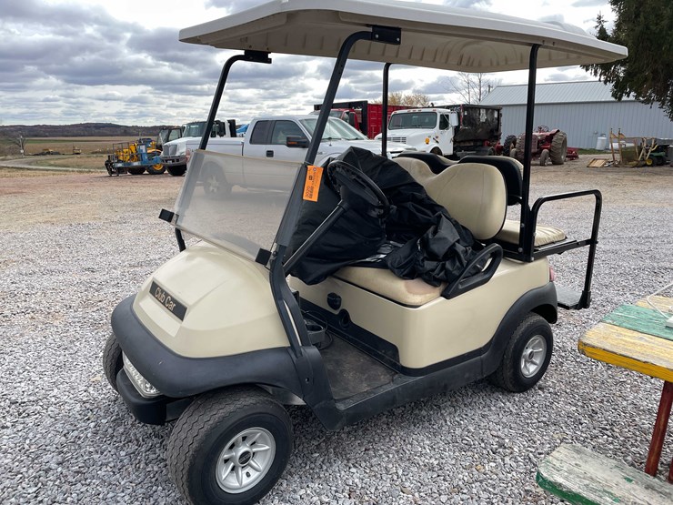 #3020-•-club-car-electric-golf-cart-image-1