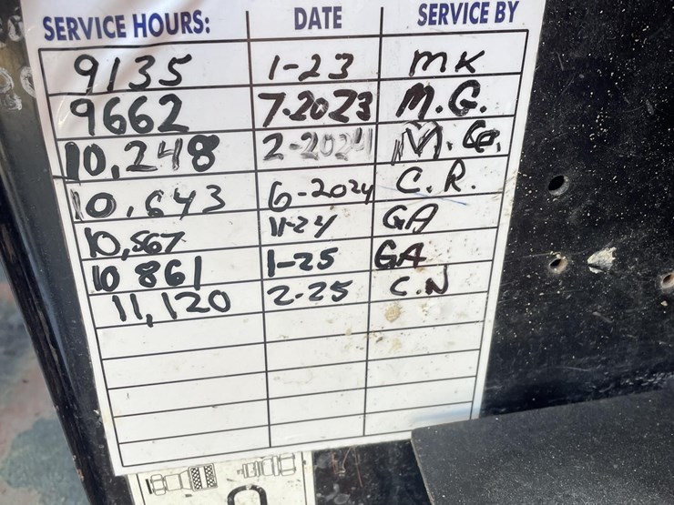 2011-jlg-g10-55a-image-38