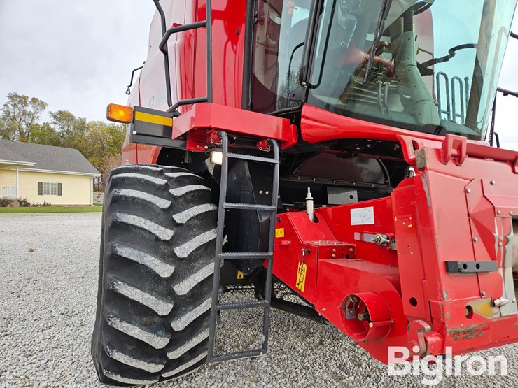 2015-case-ih-5140-image-11